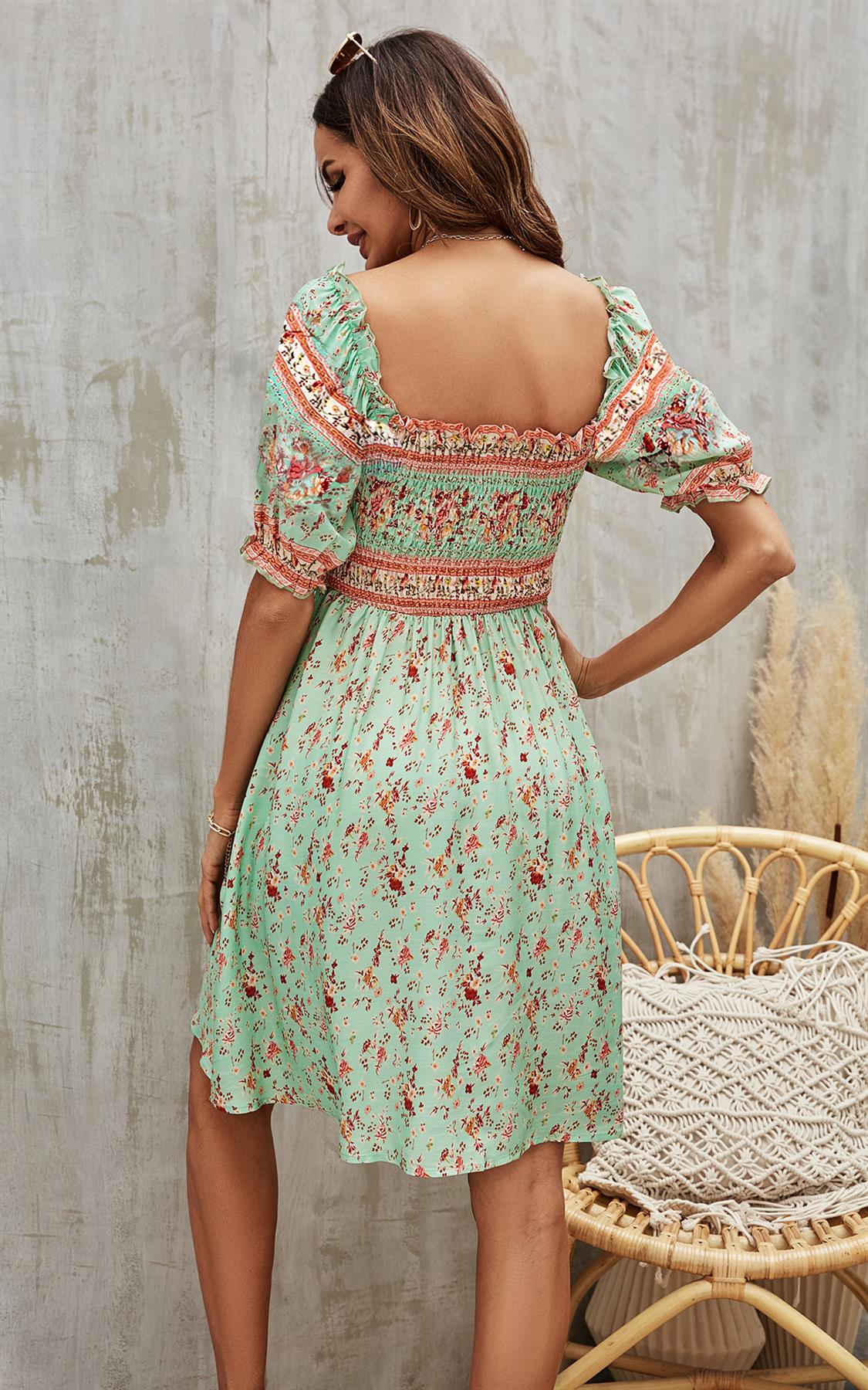 Boho-Minikleid mit rosa Blumenmuster in Mintgrün